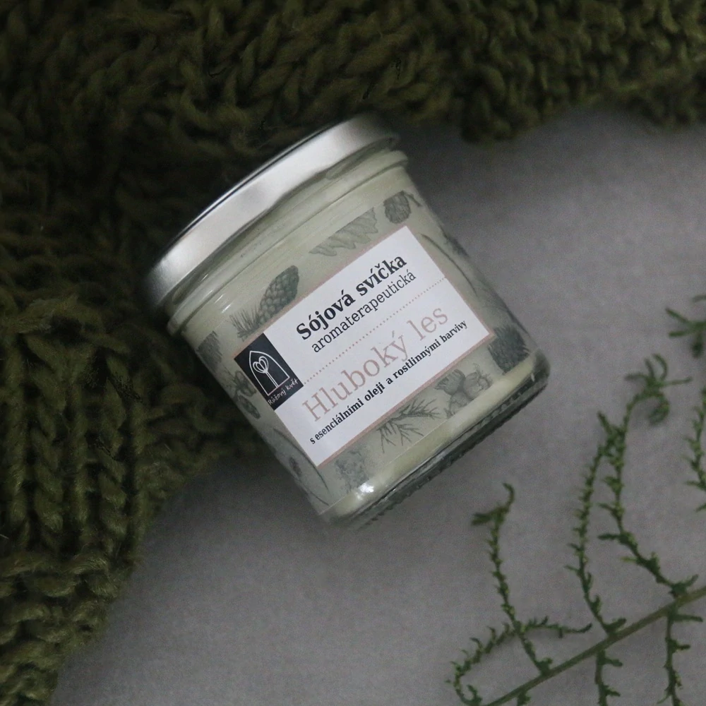 Aromaterapeutická sójová svíčka "Hluboký les" 120 g