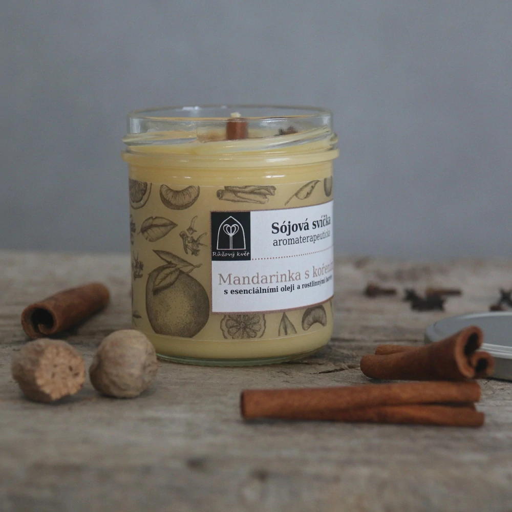 Aromaterapeutická sójová svíčka "Mandarinka s kořením" 120 g