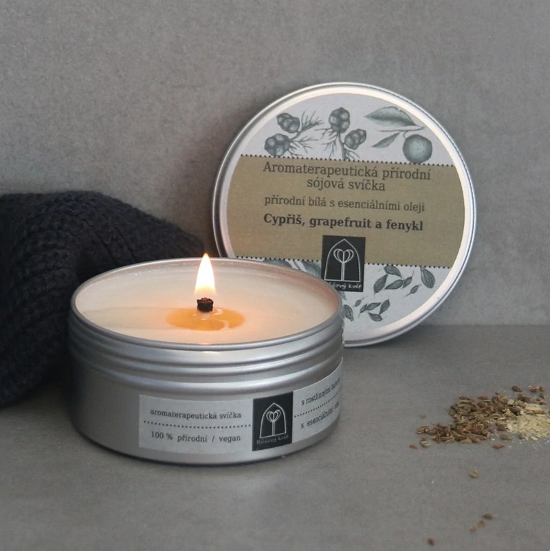 Aromaterapeutická sójová svíčka Cypřiš, grapefruit a fenykl 145 g