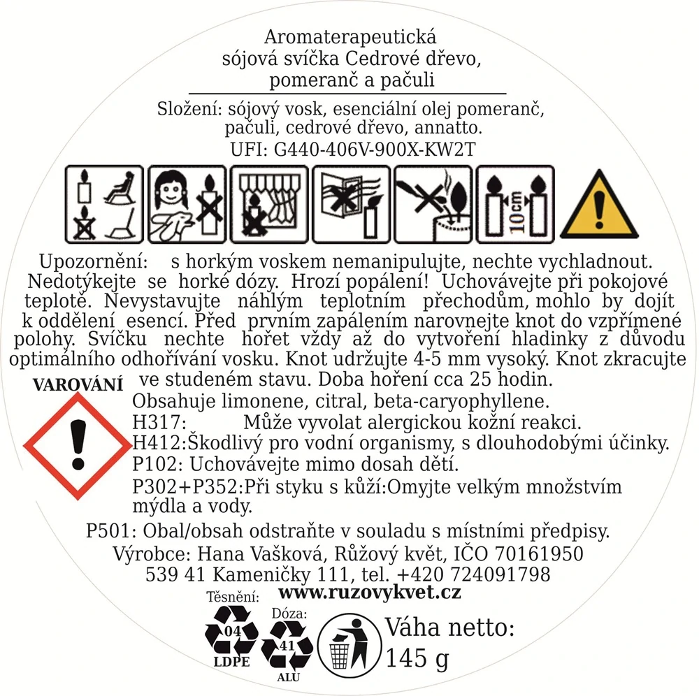 Aromaterapeutická sójová svíčka Cedrové dřevo, pomeranč a pačuli 145 g