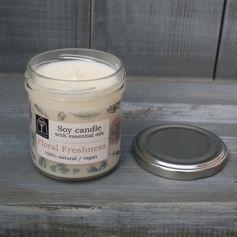 Aromaterapeutická sójová svíčka "Květinová / Floral Freshness" 120 g