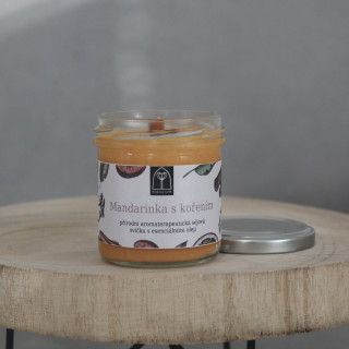 Aromaterapeutická sójová svíčka "Mandarinka s kořením" 120 g