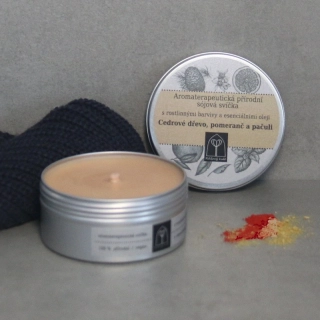 Aromaterapeutická sójová svíčka Cedrové dřevo, pomeranč a pačuli 145 g